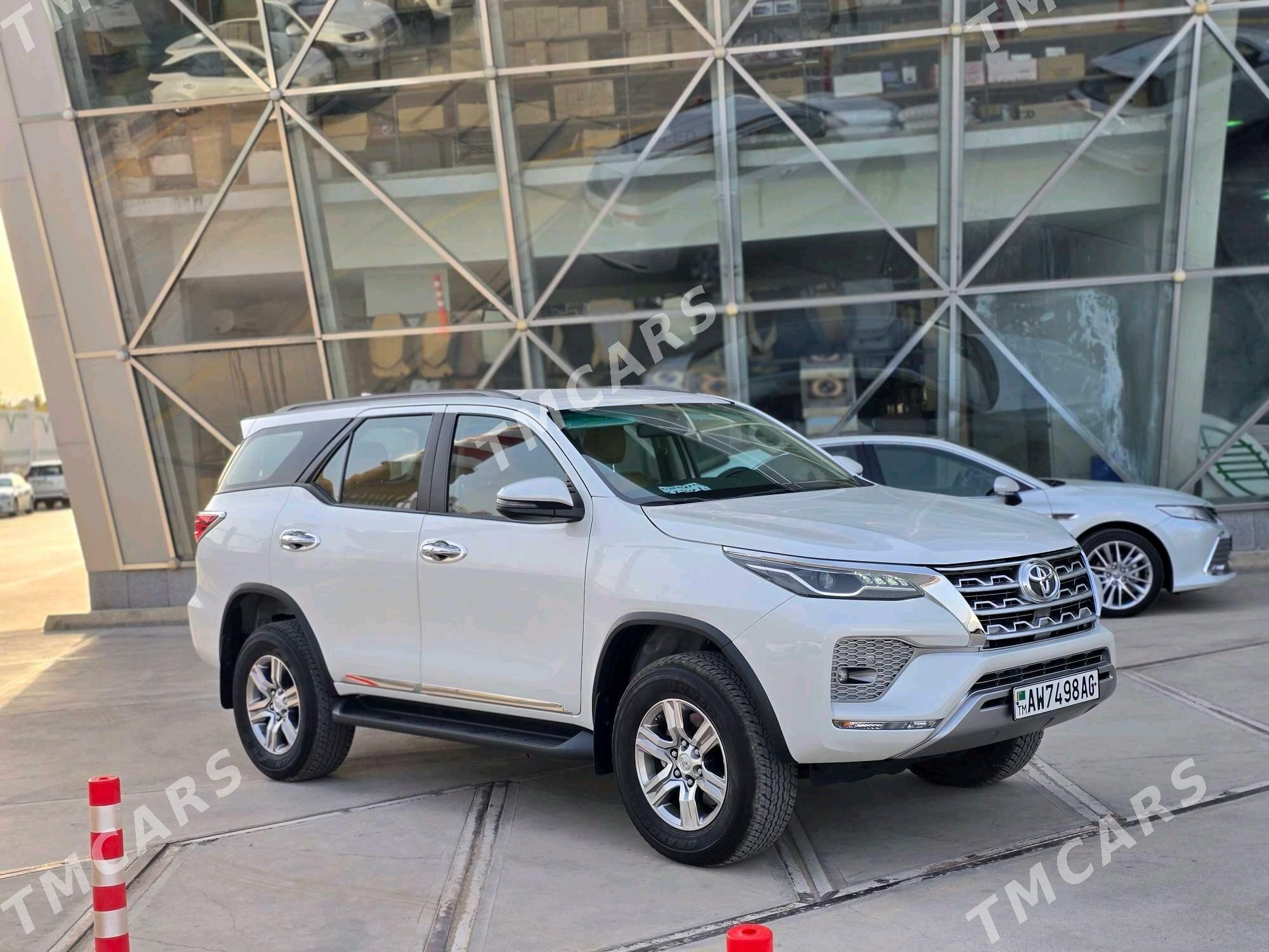 Toyota Fortuner 2024 - 700 000 TMT - 11 мкр - img 3