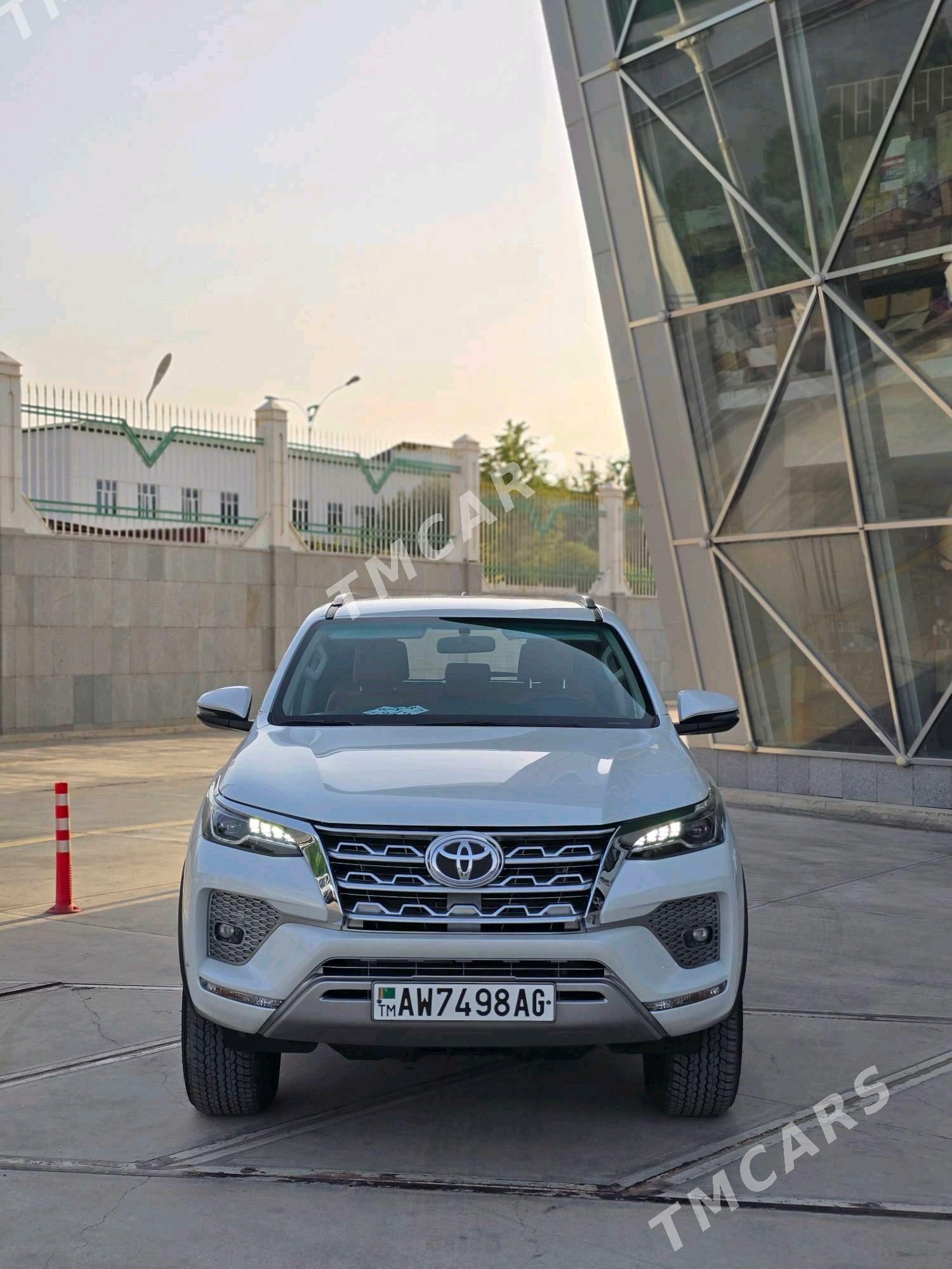 Toyota Fortuner 2024 - 700 000 TMT - 11 мкр - img 2