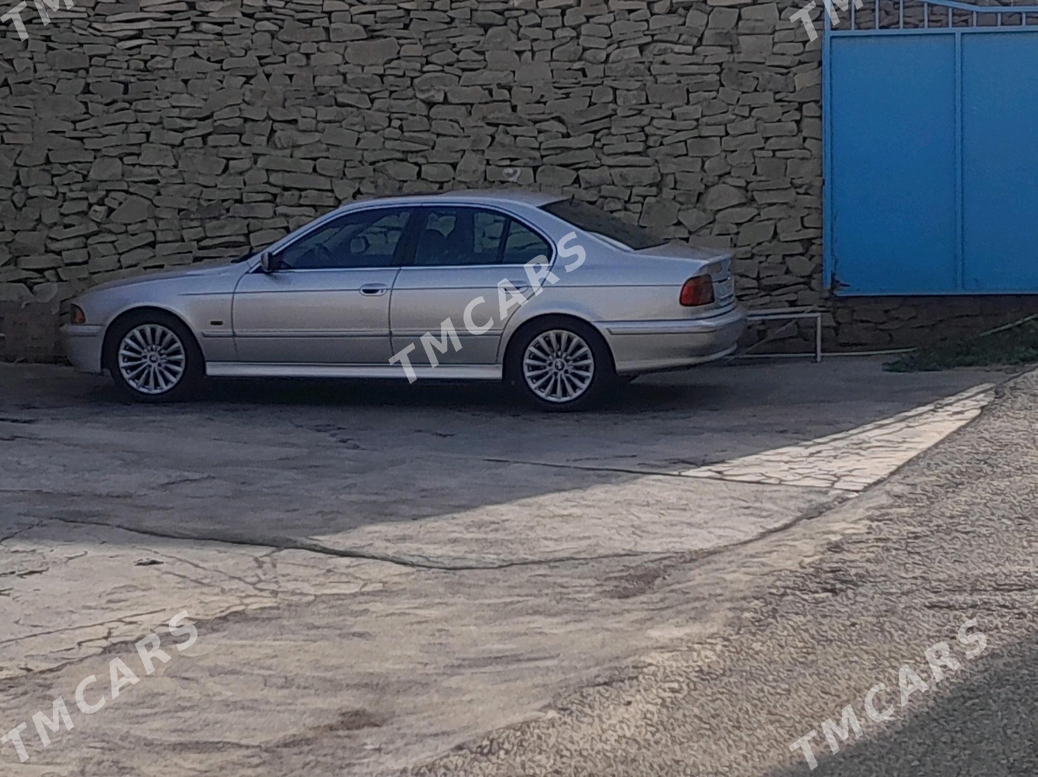 BMW 530 2001 - 120 000 TMT - Бахарден - img 2