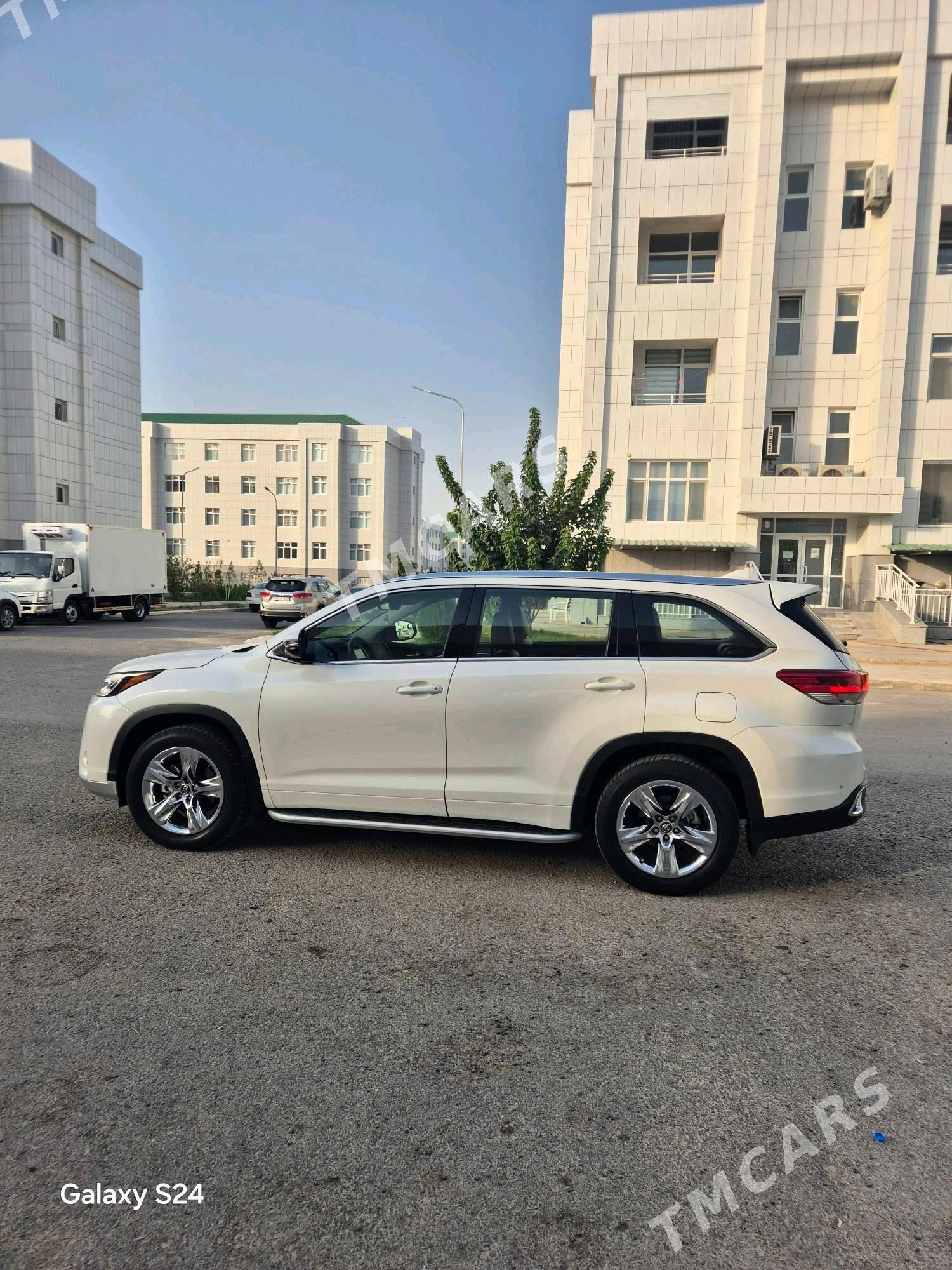 Toyota Highlander 2019 - 590 000 TMT - Гуртли - img 5