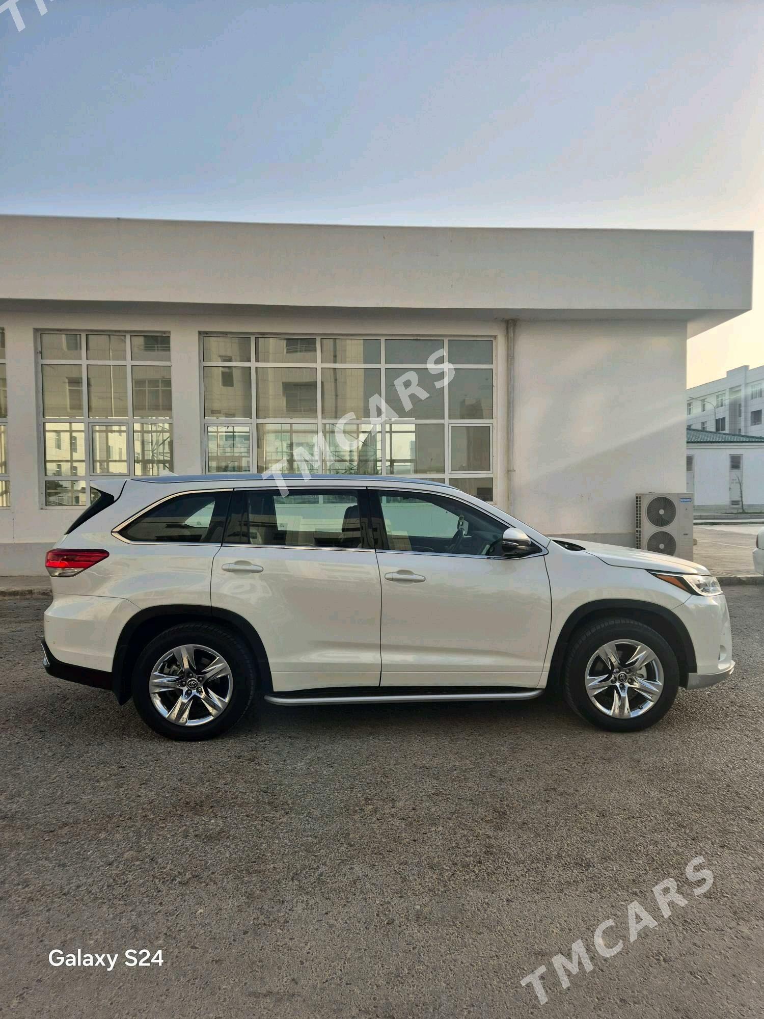 Toyota Highlander 2019 - 590 000 TMT - Гуртли - img 4