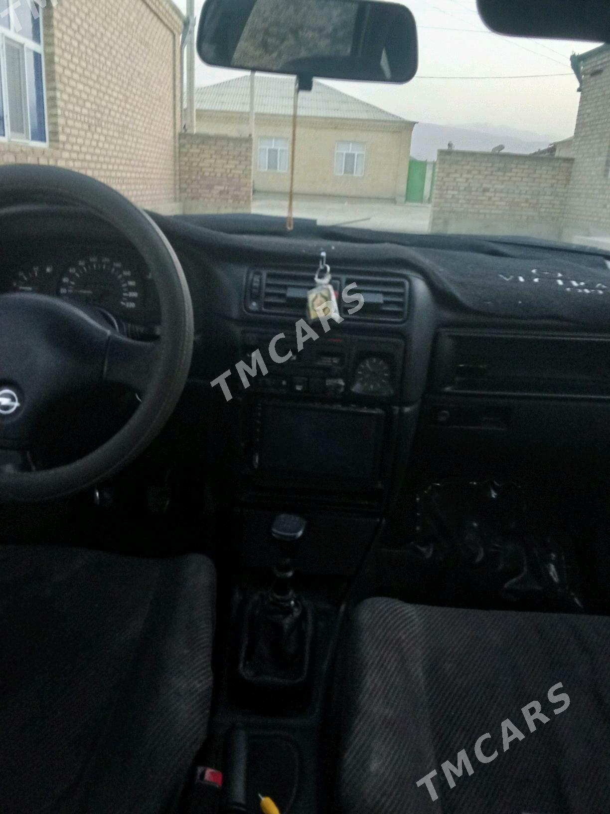 Opel Vectra 1991 - 33 000 TMT - Бахарден - img 9