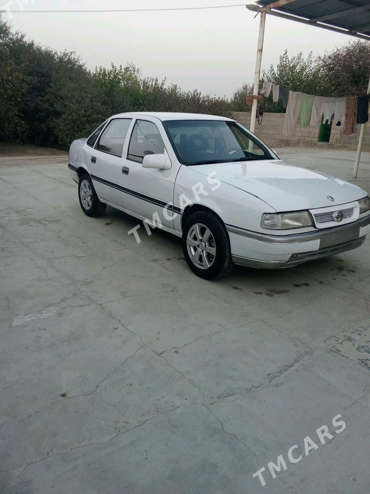 Opel Vectra 1991 - 33 000 TMT - Бахарден - img 4