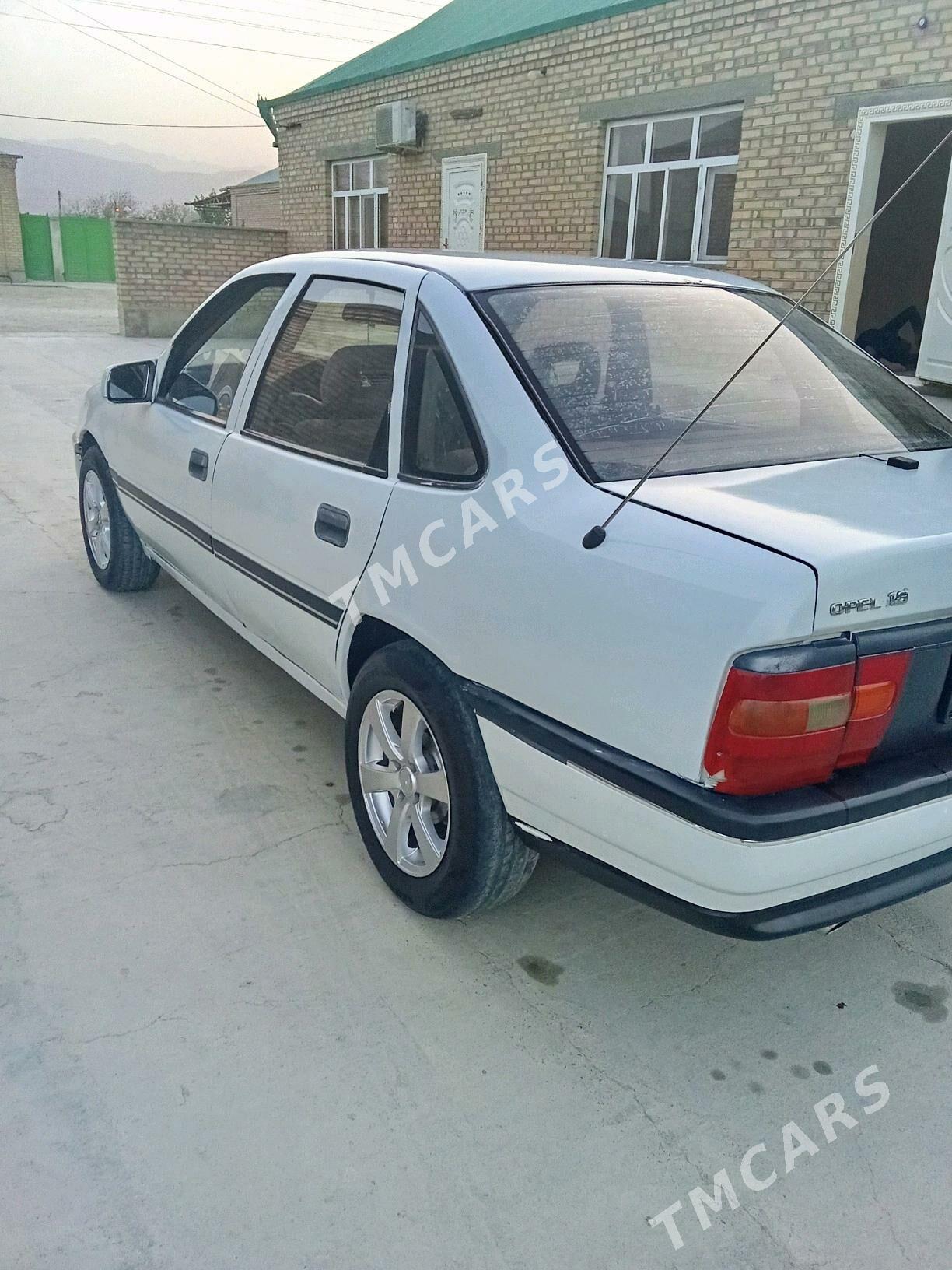 Opel Vectra 1991 - 33 000 TMT - Бахарден - img 6