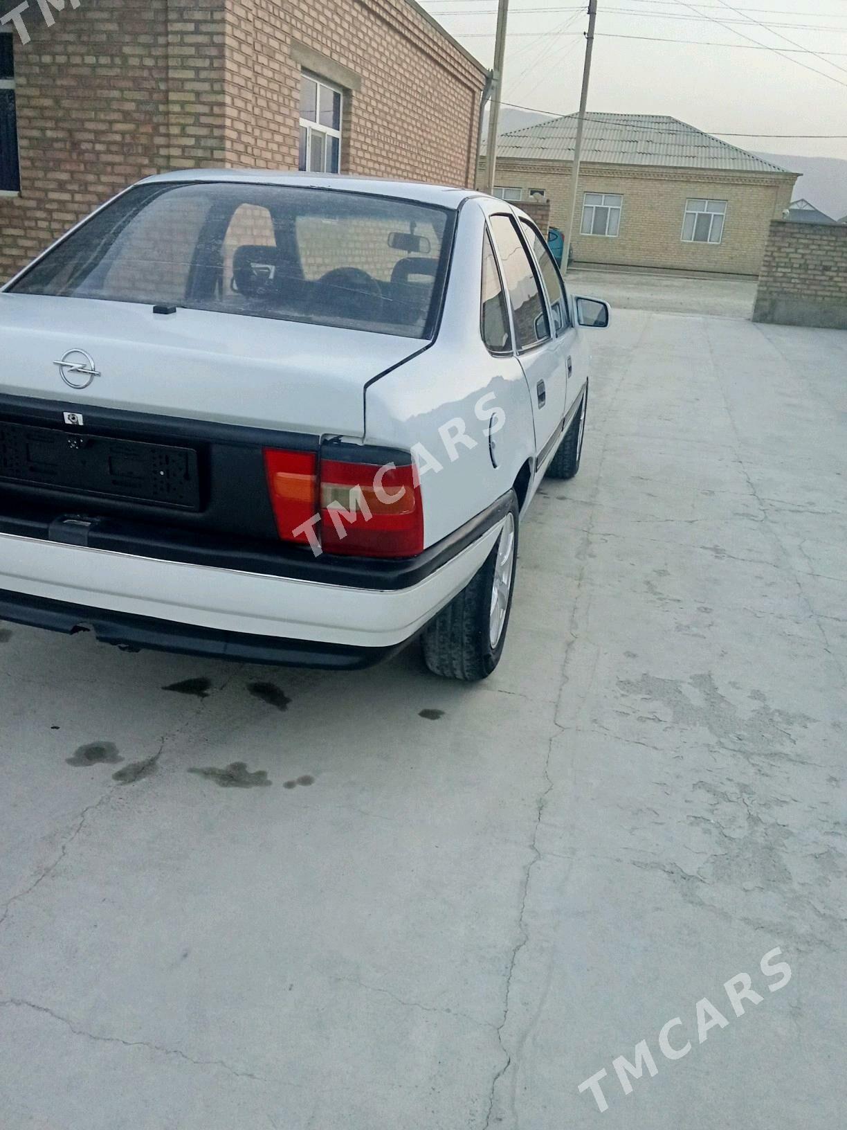 Opel Vectra 1991 - 33 000 TMT - Бахарден - img 8