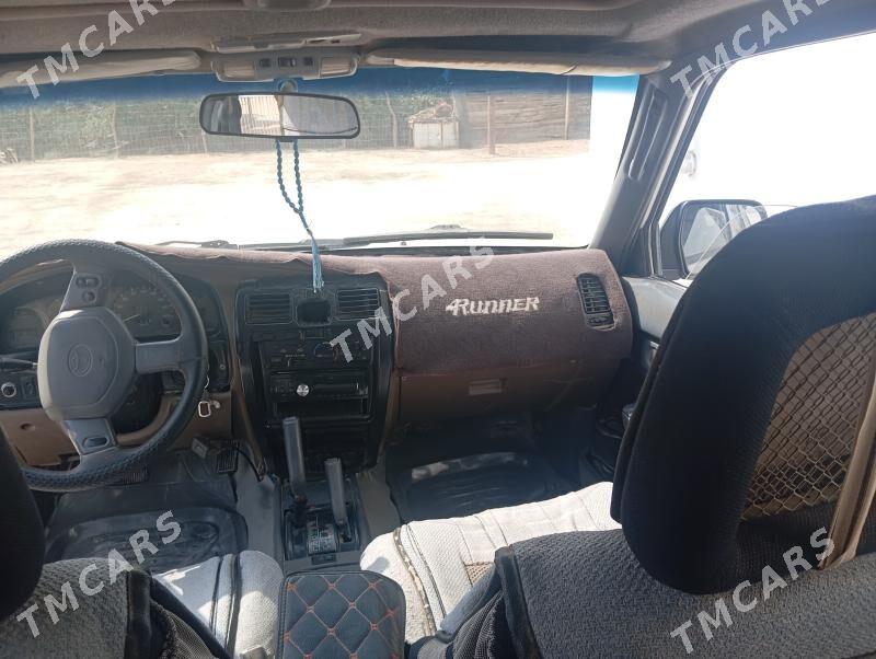Toyota Hilux 1993 - 27 000 TMT - Etrek - img 5