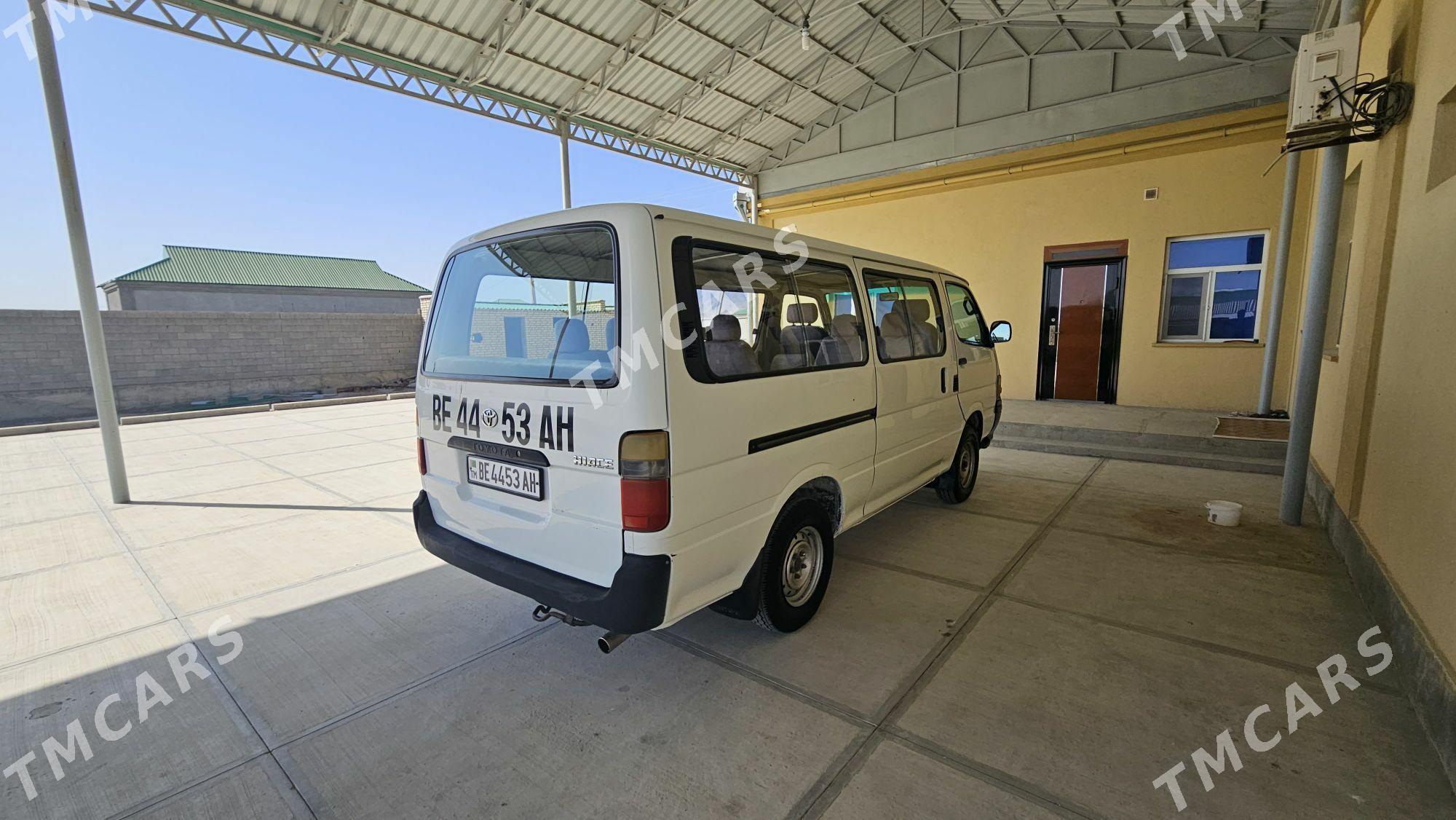 Toyota Hiace 2001 - 158 000 TMT - Bäherden - img 5
