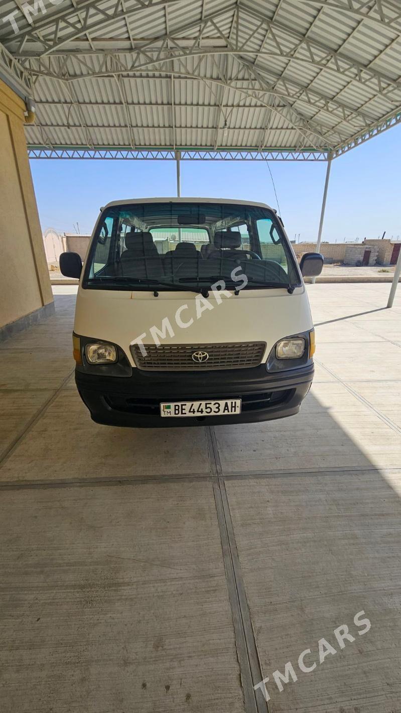 Toyota Hiace 2001 - 158 000 TMT - Bäherden - img 4