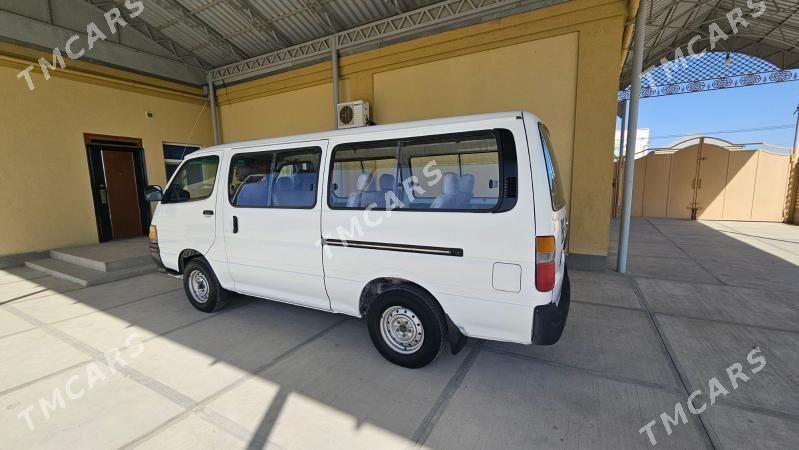 Toyota Hiace 2001 - 158 000 TMT - Bäherden - img 3