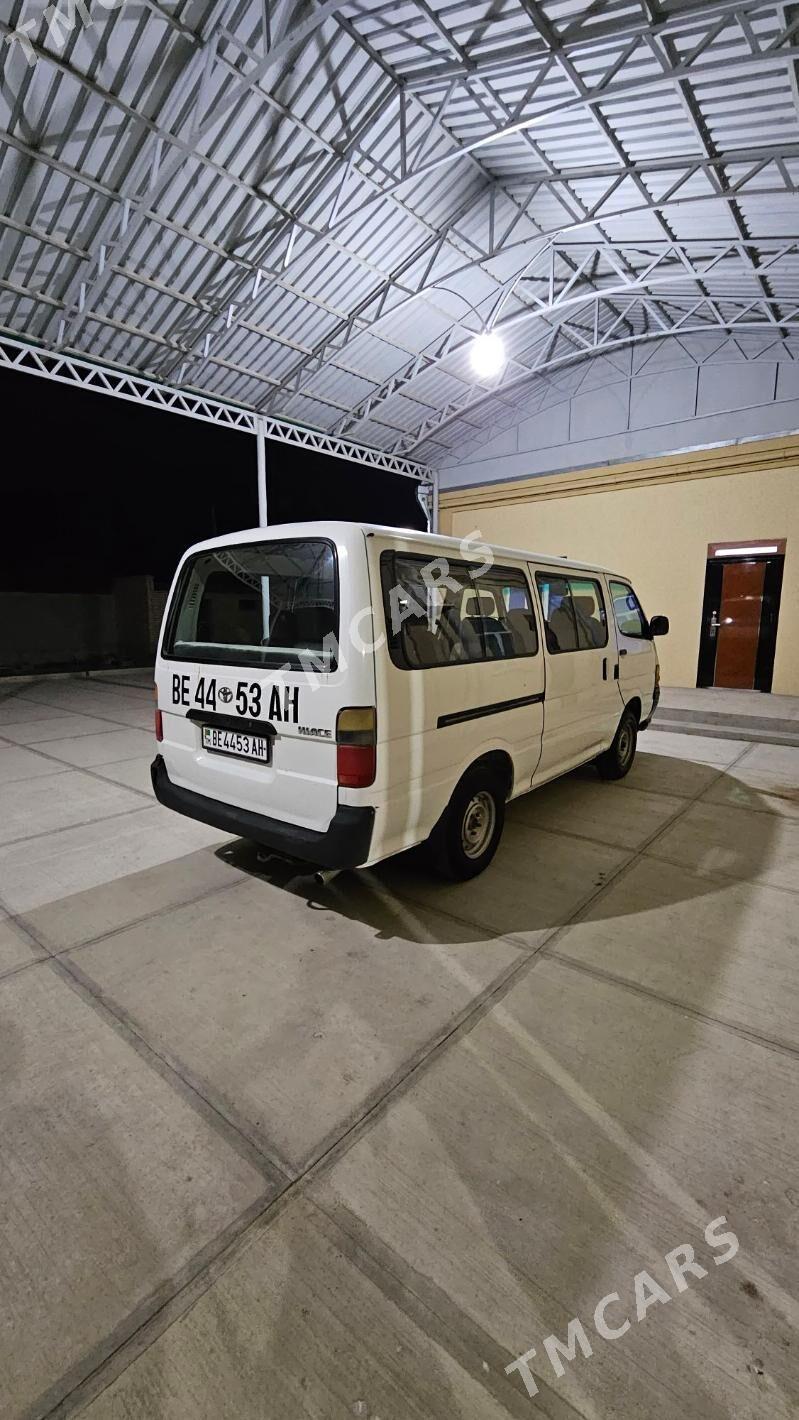 Toyota Hiace 2001 - 158 000 TMT - Bäherden - img 7