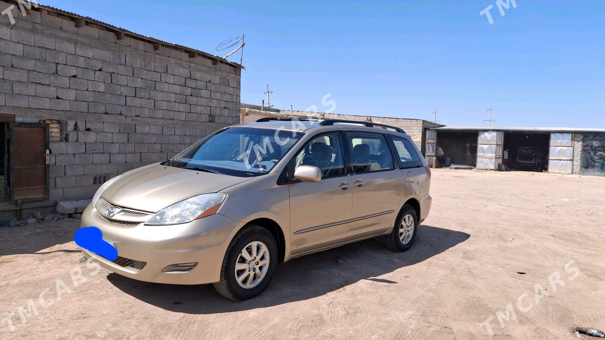 Toyota Sienna 2005 - 195 000 TMT - Türkmenbaşy etr. - img 3