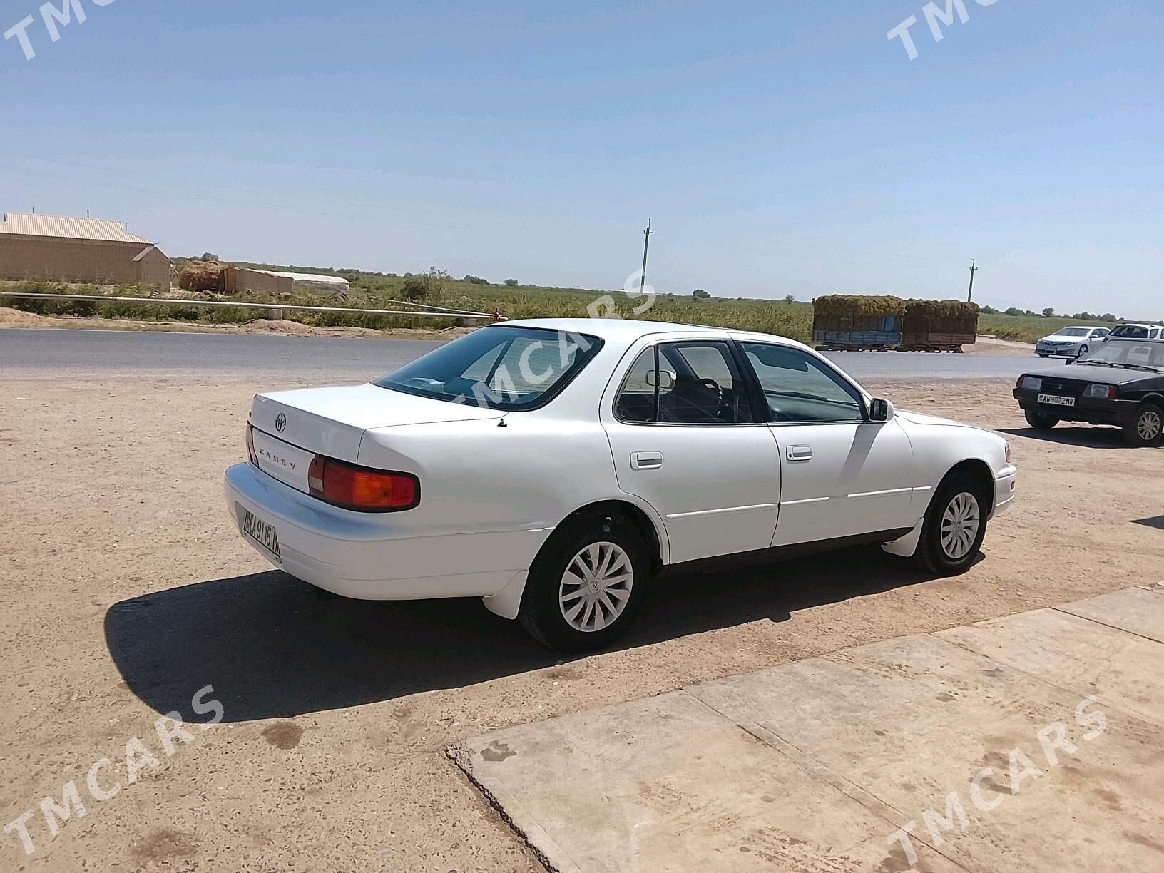 Toyota Camry 1992 - 75 000 TMT - Мары - img 3