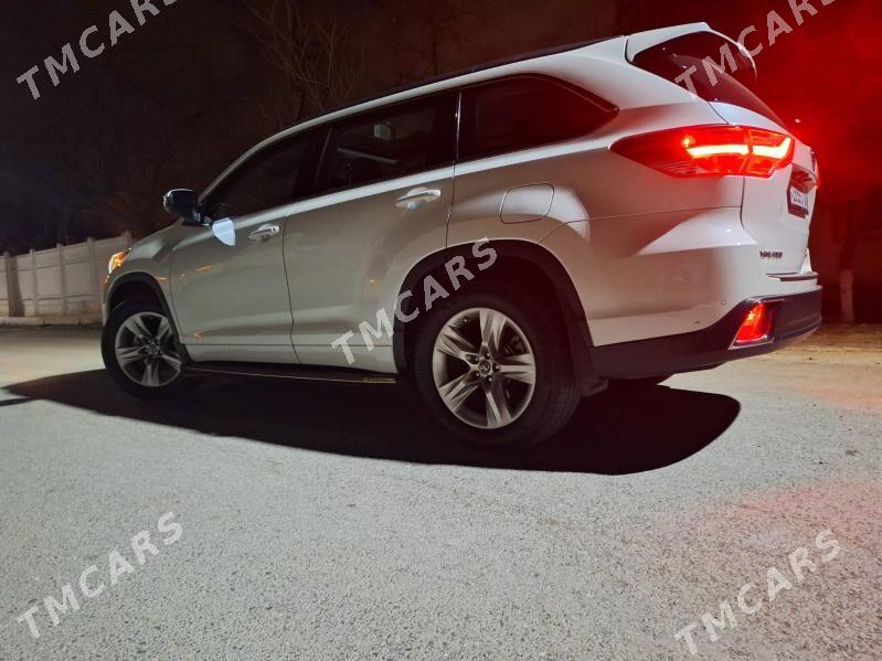 Toyota Highlander 2017 - 600 000 TMT - Бузмеин - img 2