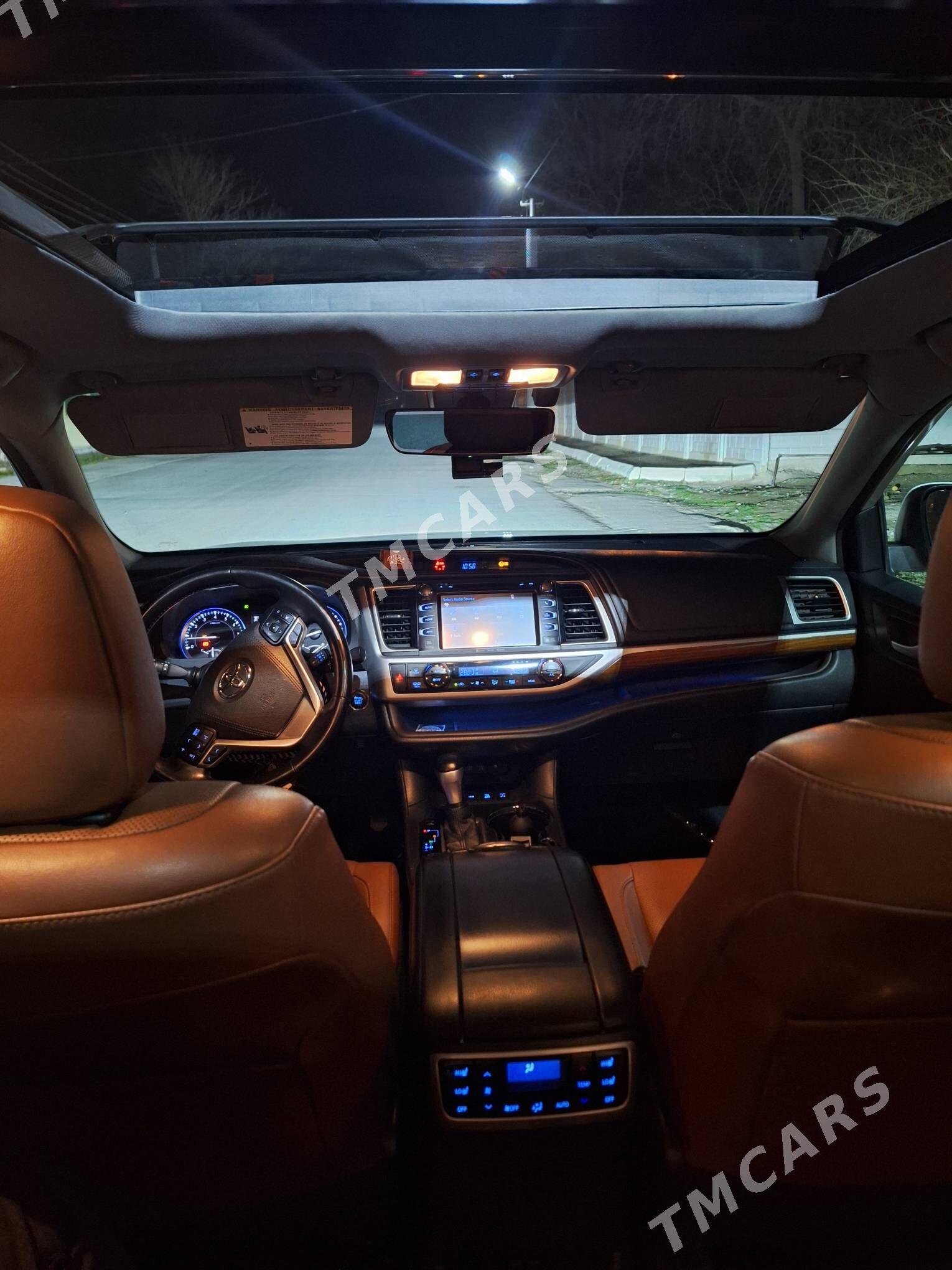 Toyota Highlander 2017 - 600 000 TMT - Бузмеин - img 3