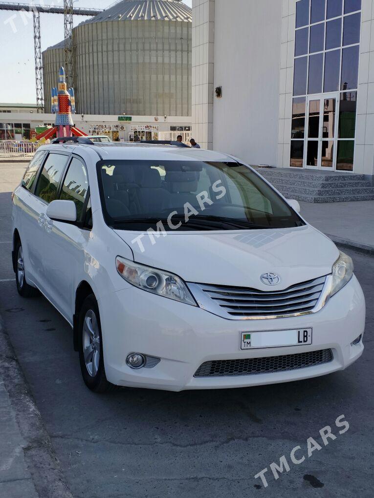 Toyota Sienna 2015 - 300 000 TMT - Kerki - img 4
