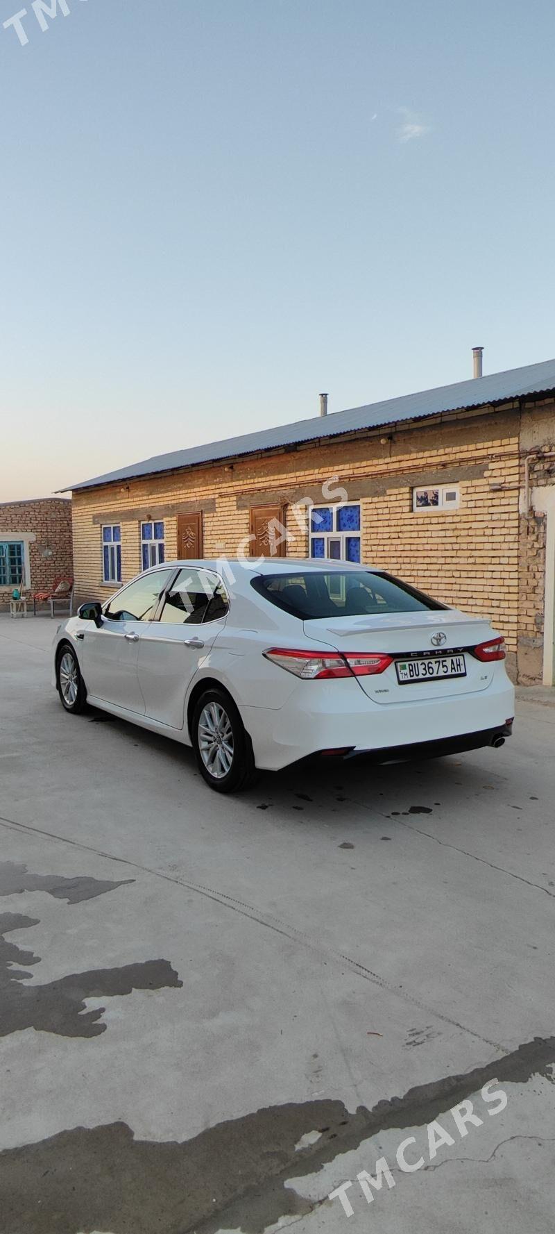 Toyota Camry 2018 - 270 000 TMT - Кака - img 4