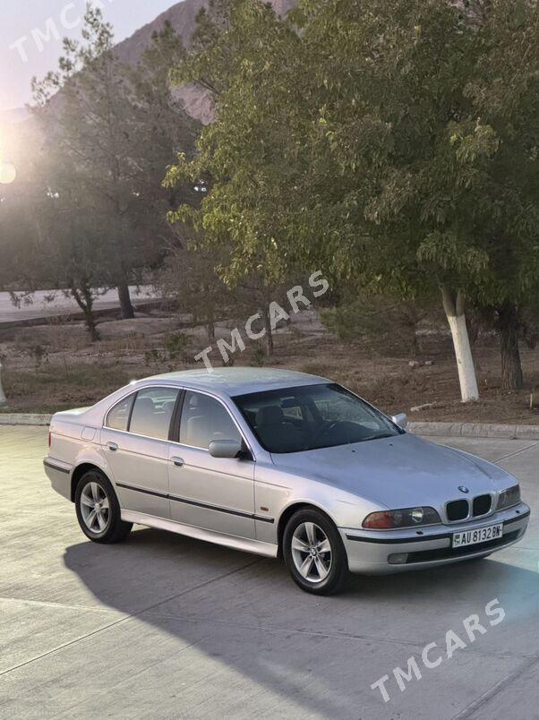 BMW E39 1999 - 88 000 TMT - Балканабат - img 8