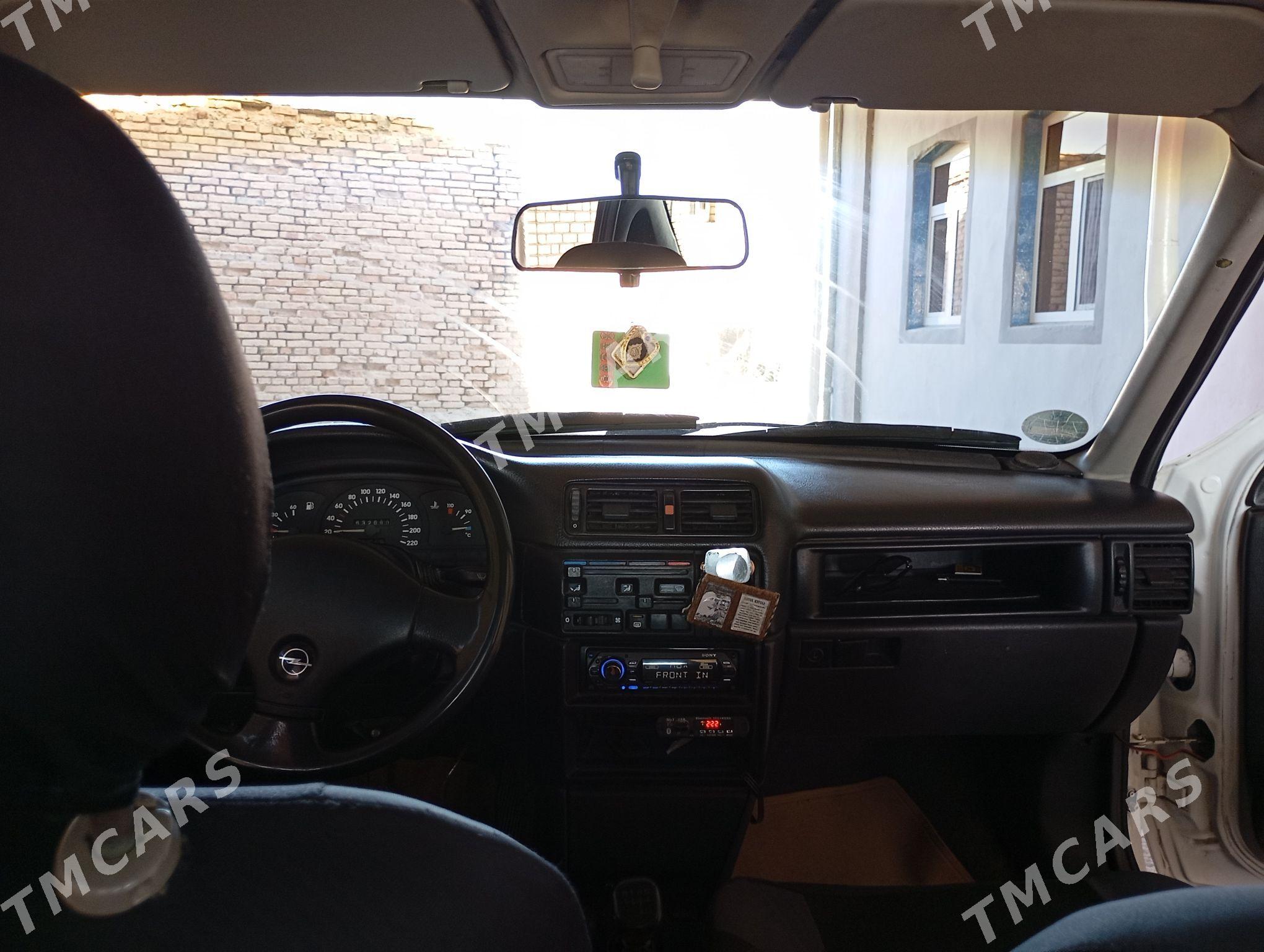 Opel Vectra 1992 - 33 000 TMT - Mary - img 6