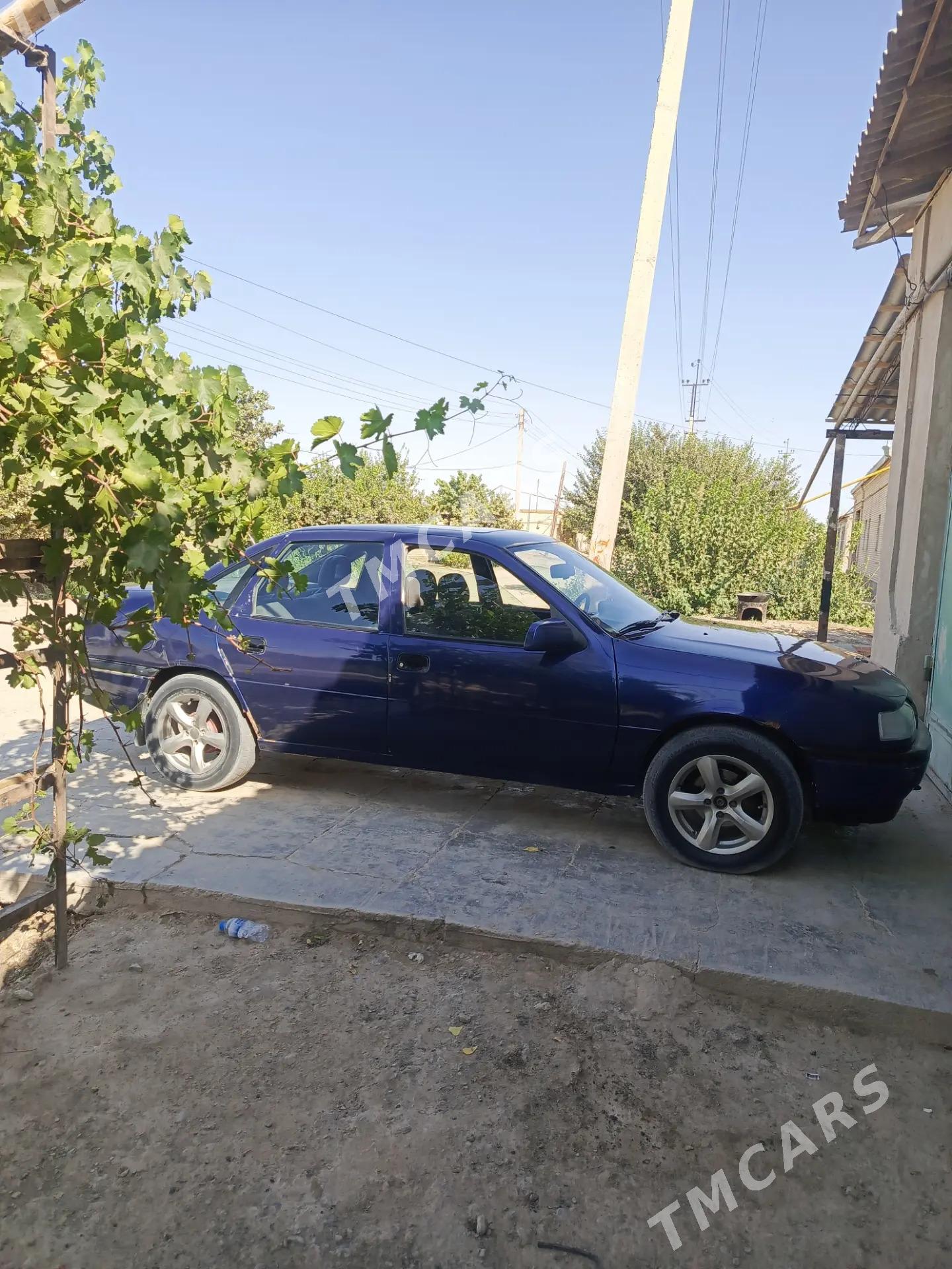 Opel Vectra 1994 - 20 000 TMT - Darganata - img 4