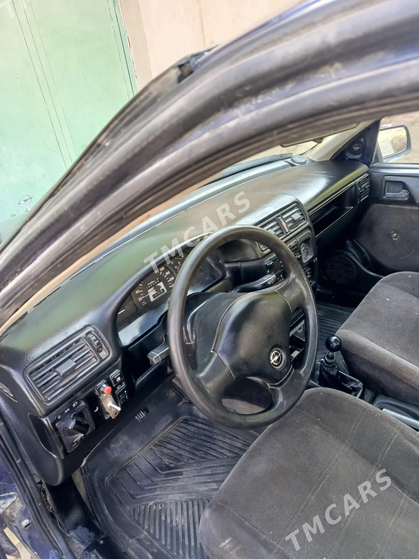 Opel Vectra 1994 - 20 000 TMT - Darganata - img 5