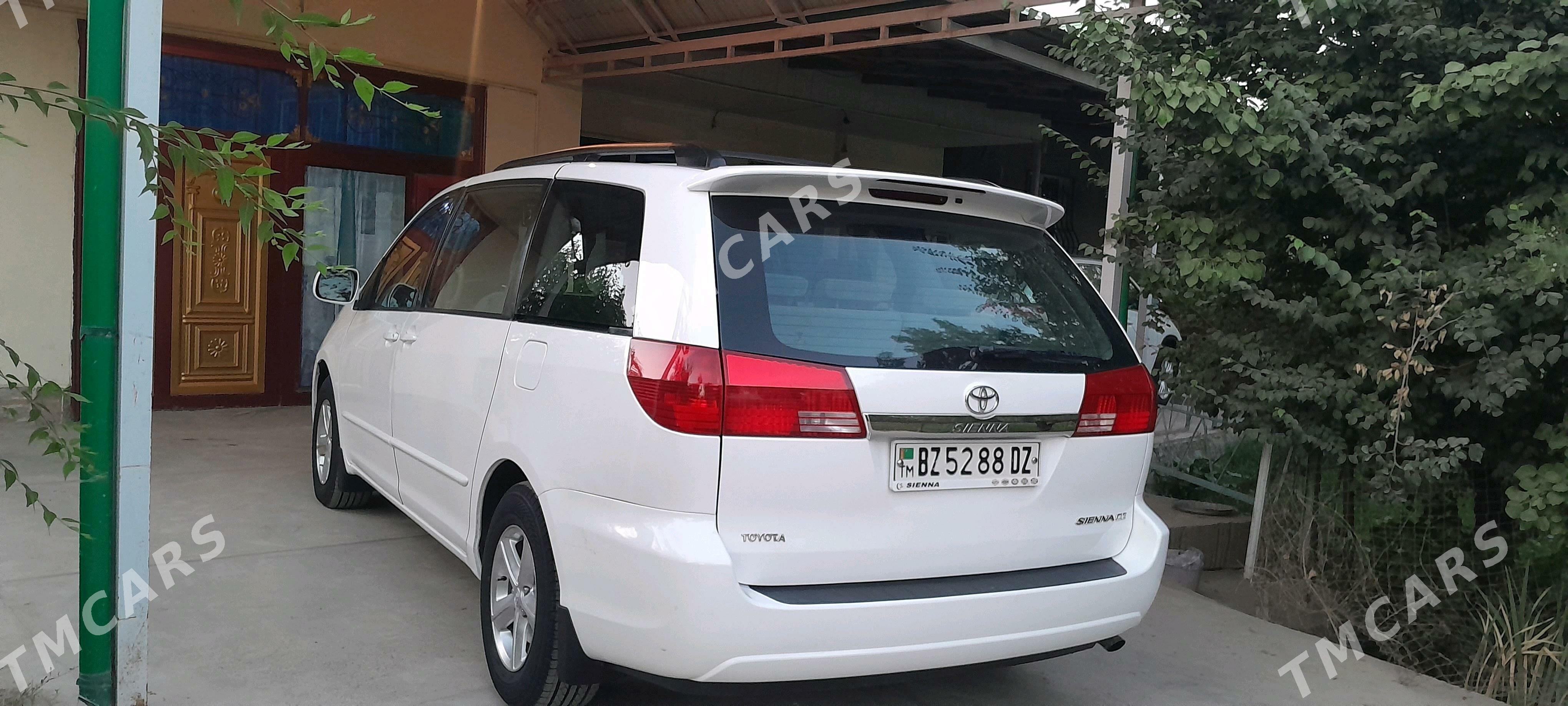 Toyota Sienna 2004 - 220 000 TMT - Акдепе - img 6