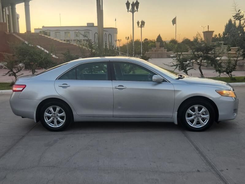 Toyota Camry 2010 - 200 000 TMT - Мары - img 6