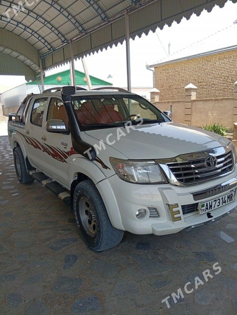 Toyota Hilux 2015 - 250 000 TMT - Tagtabazar - img 4