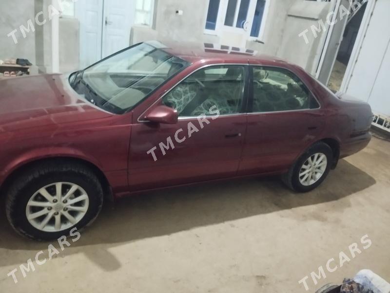 Toyota Camry 1998 - 115 000 TMT - Тагтабазар - img 3
