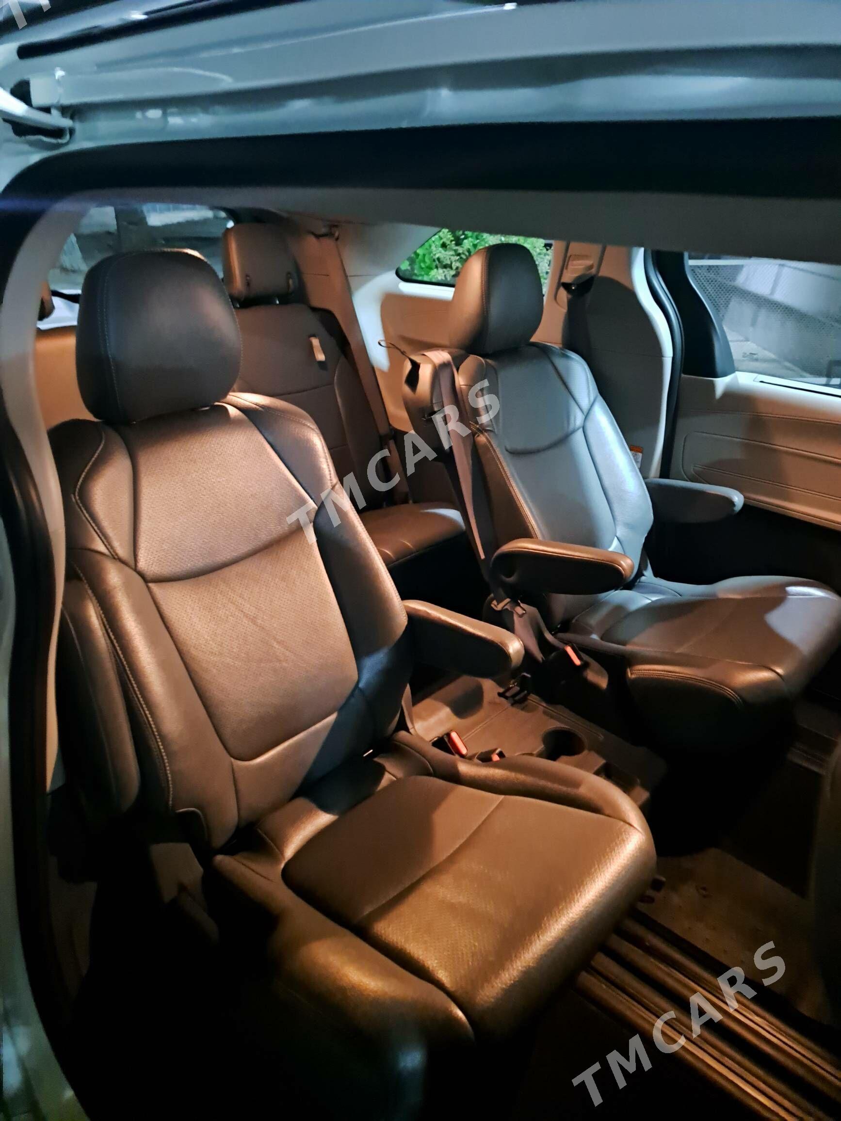 Toyota Sienna 2021 - 480 000 TMT - Türkmenabat - img 7