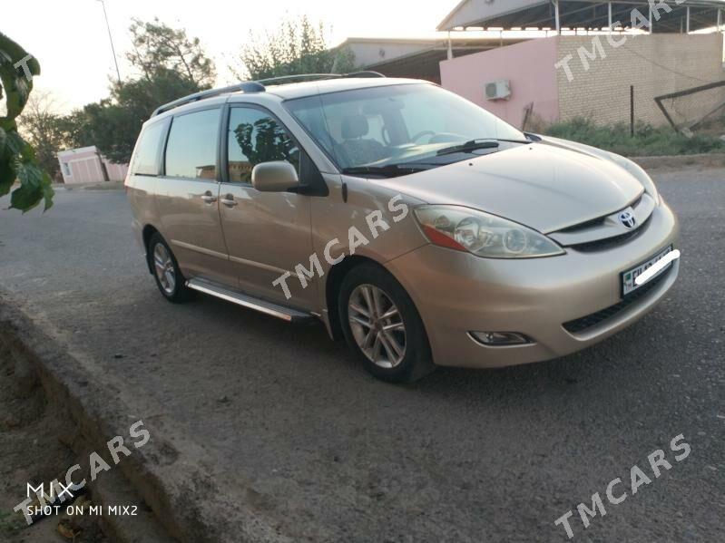 Toyota Sienna 2006 - 240 000 TMT - Ёлётен - img 2