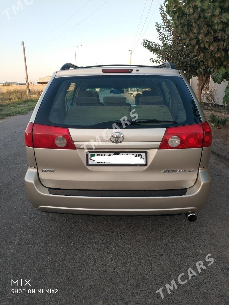 Toyota Sienna 2006 - 240 000 TMT - Ёлётен - img 7