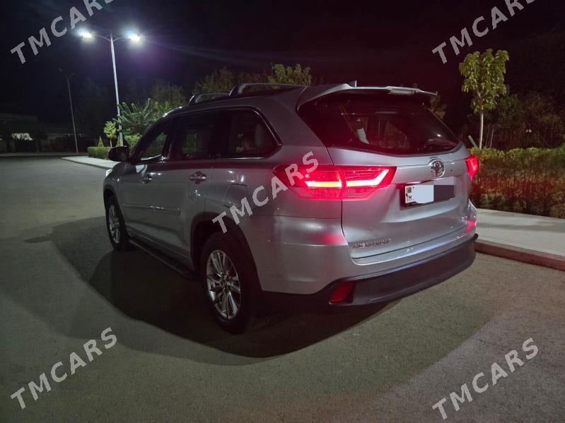 Toyota Highlander 2018 - 500 000 TMT - Мары - img 3