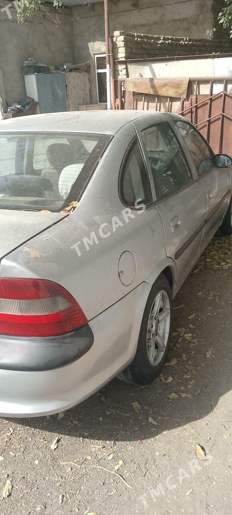 Opel Vectra 1997 - 35 000 TMT - Hitrowka - img 3