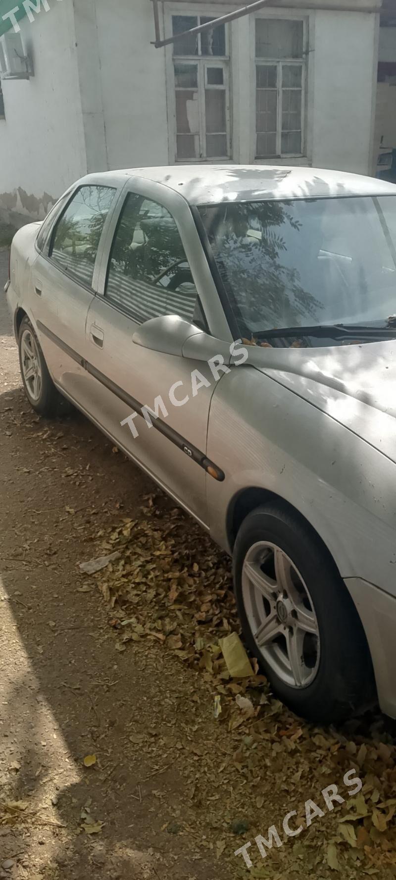 Opel Vectra 1997 - 35 000 TMT - Hitrowka - img 2