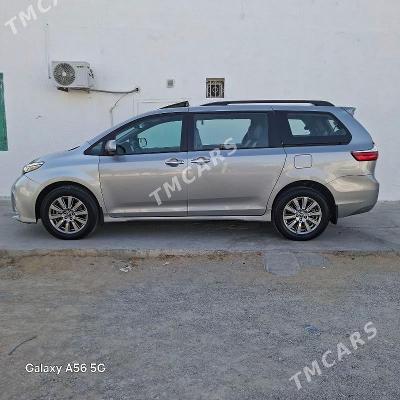Toyota Sienna 2018 - 450 000 TMT - Balkanabat - img 7