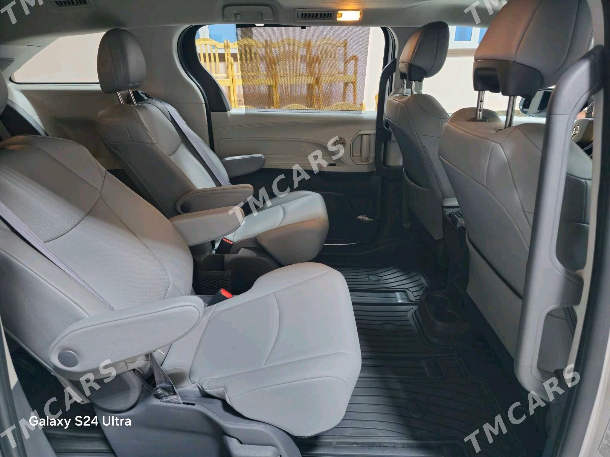 Toyota Sienna 2022 - 520 000 TMT - Дянев - img 7