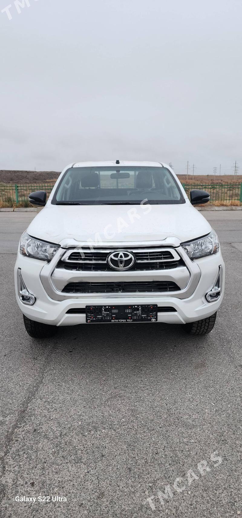 Toyota Hilux 2024 - 617 000 TMT - Aşgabat - img 6