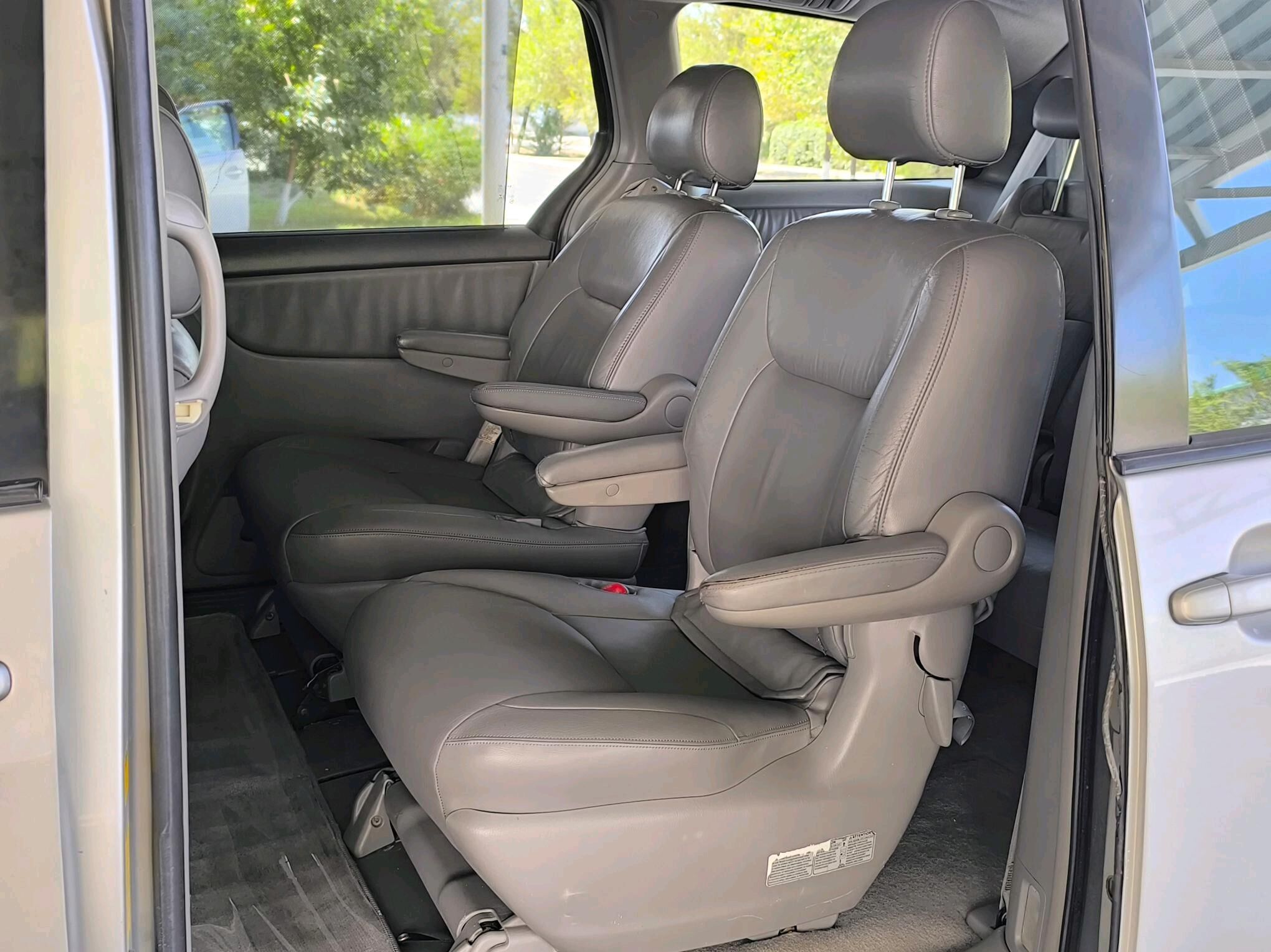 Toyota Sienna 2004 - 258 000 TMT - Türkmenabat - img 6