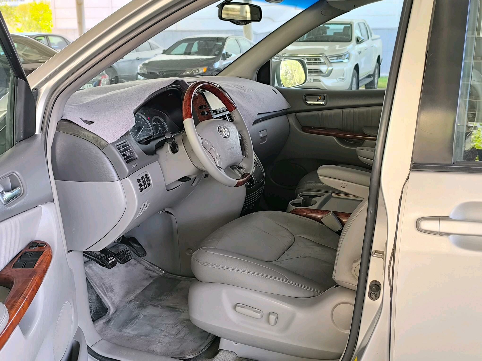 Toyota Sienna 2004 - 258 000 TMT - Türkmenabat - img 7