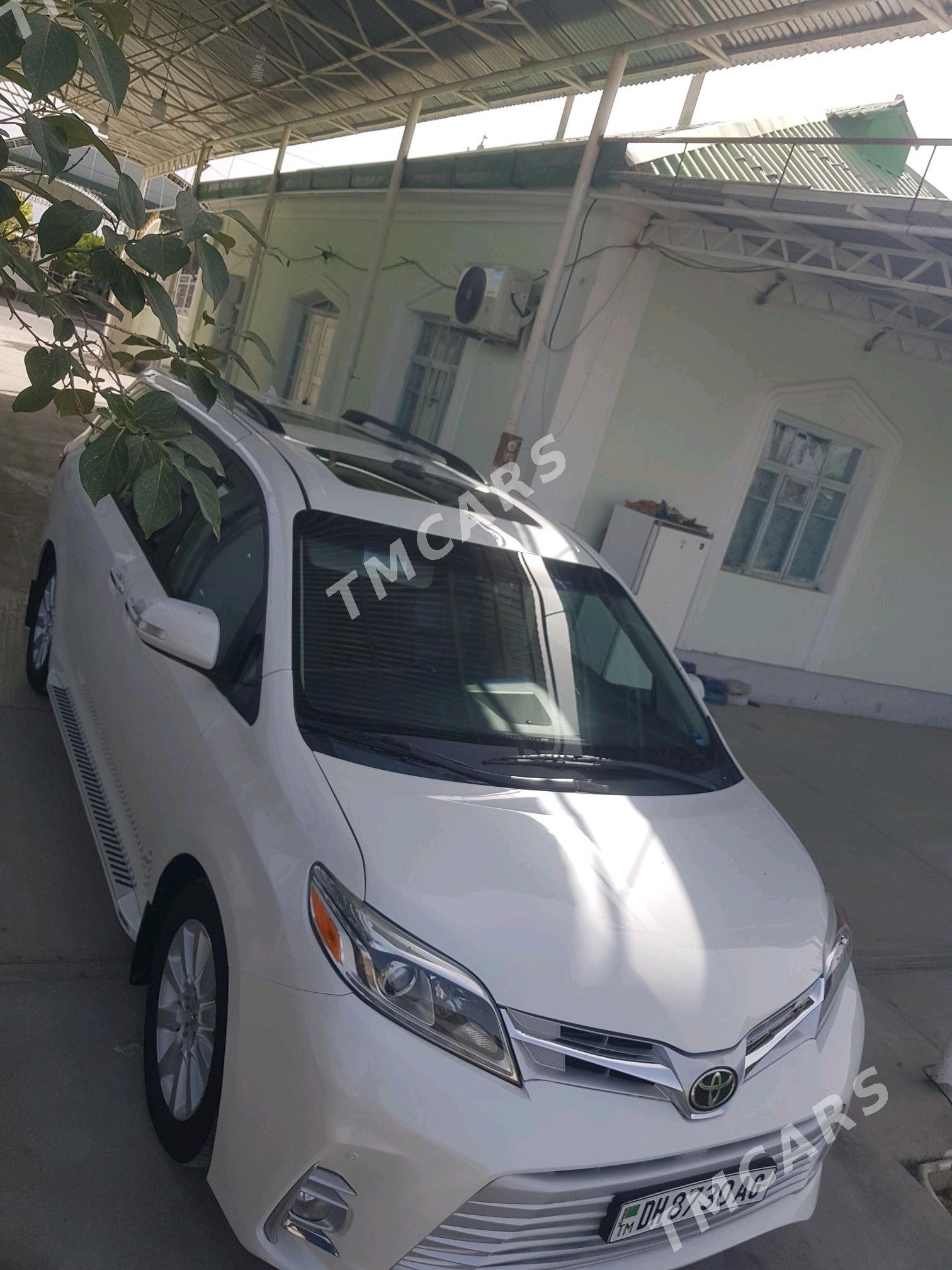 Toyota Sienna 2015 - 444 000 TMT - Ашхабад - img 3