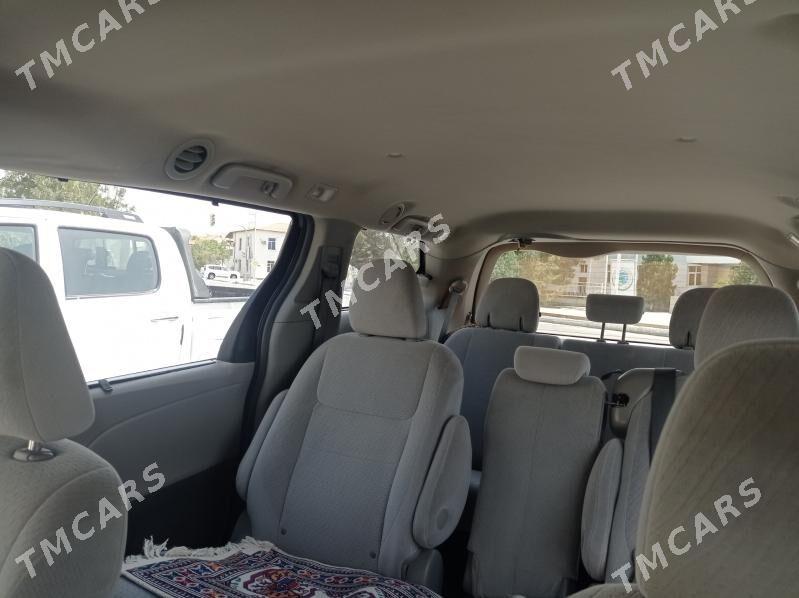 Toyota Sienna 2016 - 350 000 TMT - Балканабат - img 5