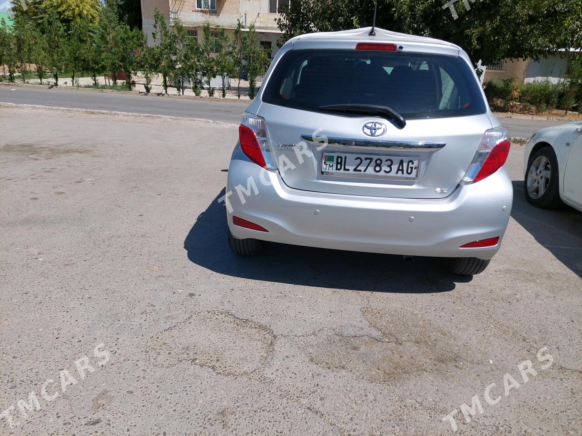 Toyota Yaris 2012 - 160 000 TMT - Aşgabat - img 3