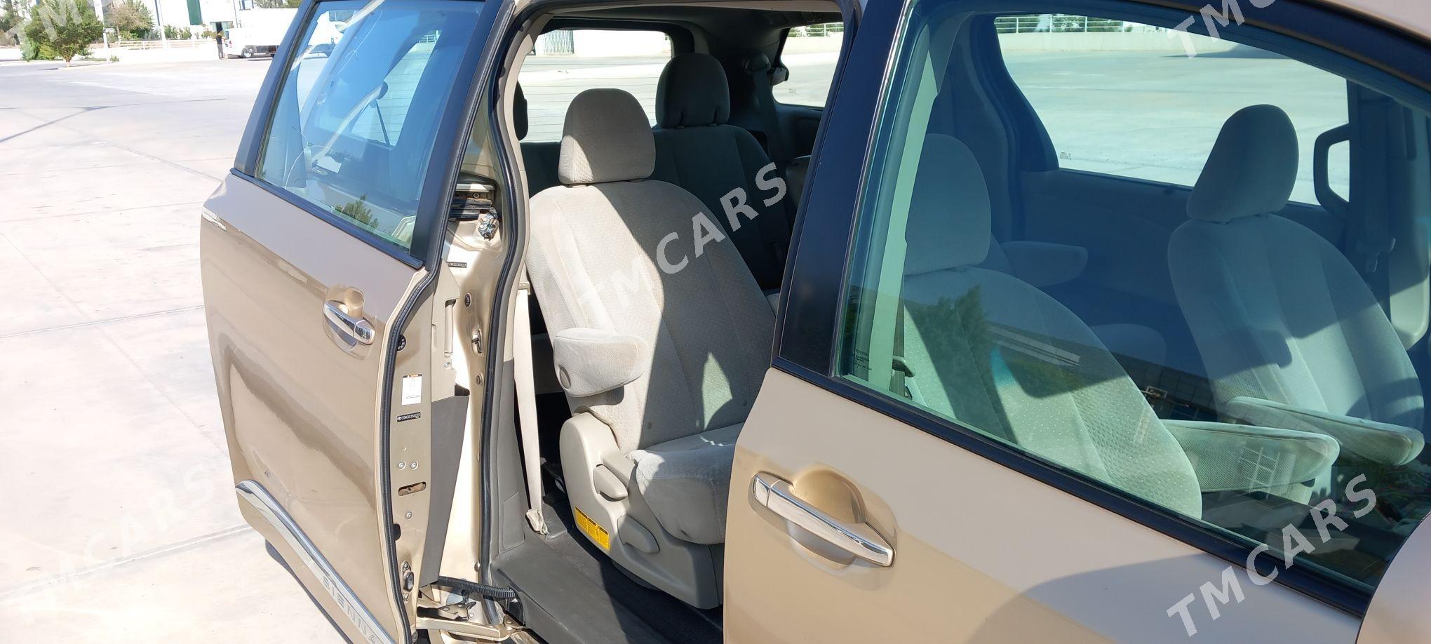 Toyota Sienna 2010 - 270 000 TMT - Aşgabat - img 8