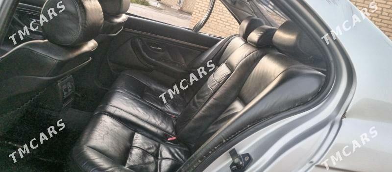 BMW E39 2002 - 42 000 TMT - Mary - img 4