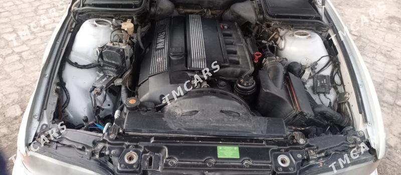 BMW E39 2002 - 42 000 TMT - Mary - img 7