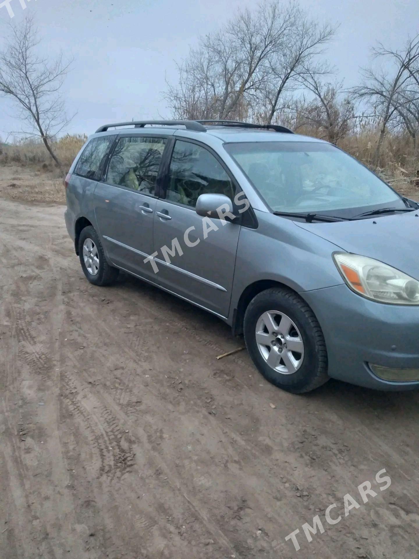 Toyota Sienna 2004 - 190 000 TMT - етр. Туркменбаши - img 7