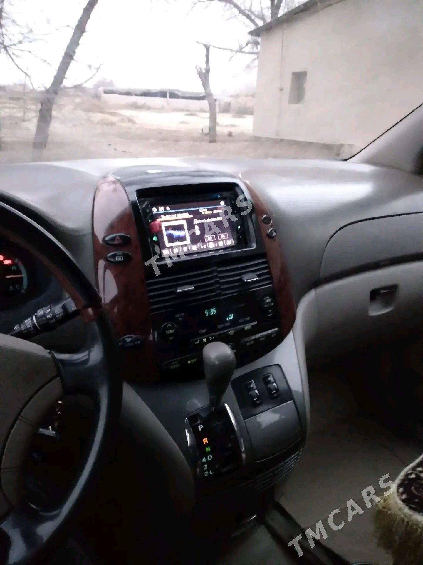 Toyota Sienna 2004 - 190 000 TMT - етр. Туркменбаши - img 8