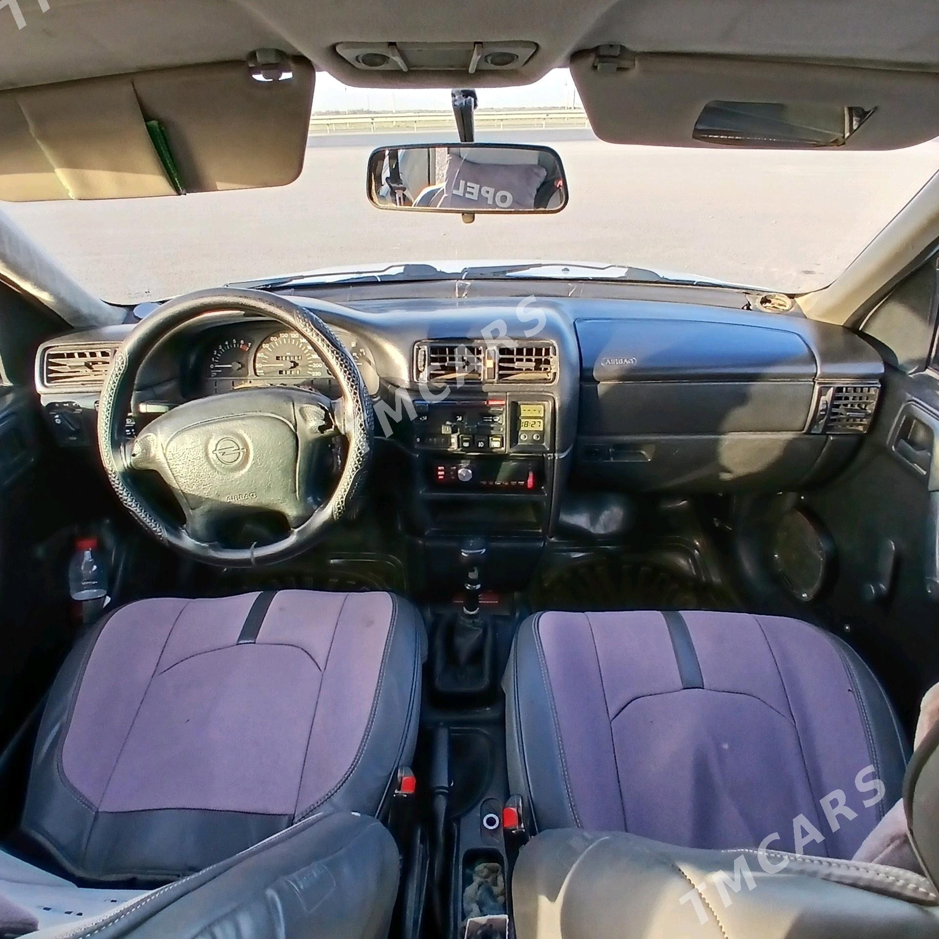 Opel Vectra 1995 - 44 000 TMT - Kaka - img 9