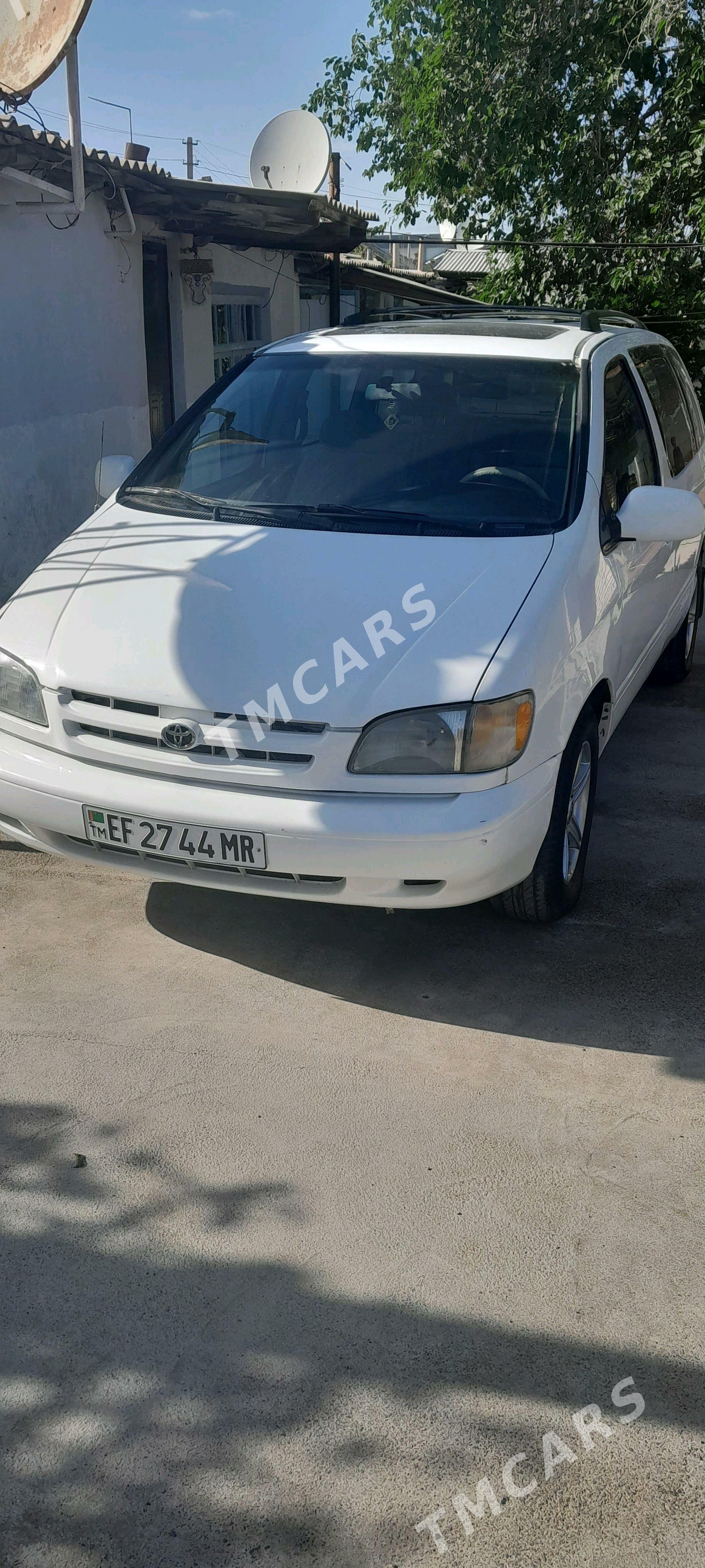 Toyota Sienna 1999 - 125 000 TMT - Мары - img 2