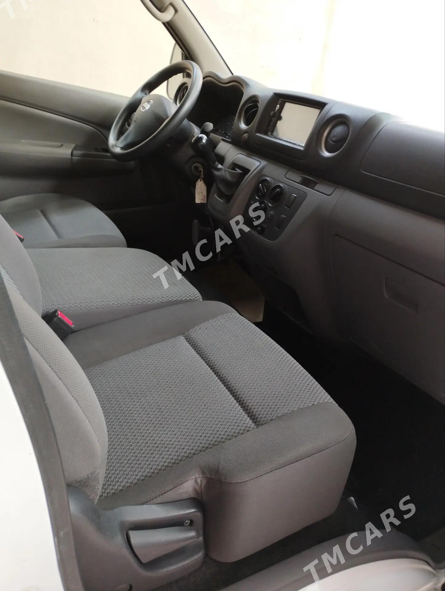 Nissan Urvan 2020 - 298 000 TMT - Туркменабат - img 5